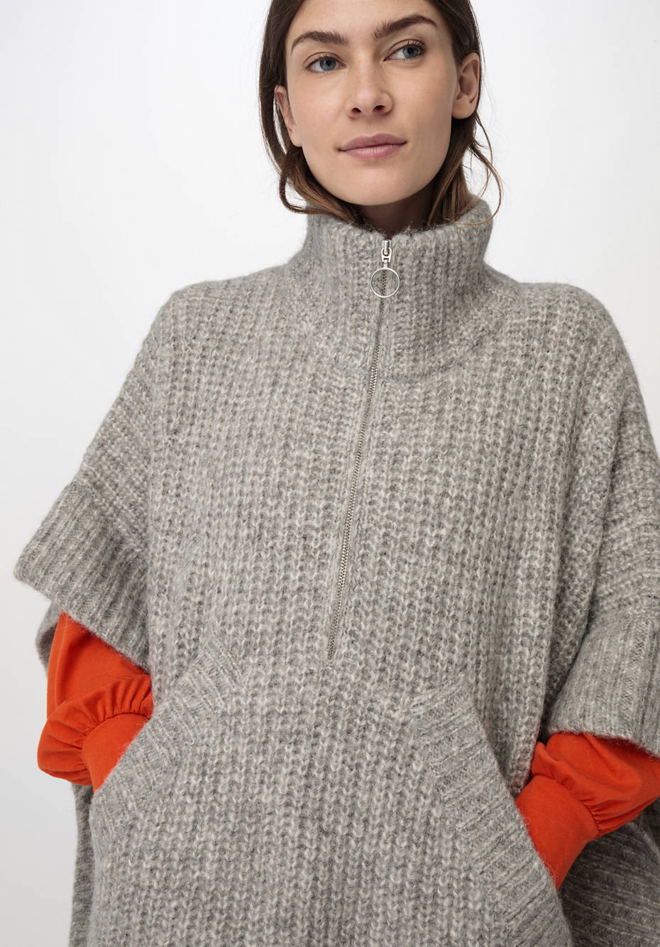 Strick-Poncho aus Alpaka mit Pima-Bio-Baumwolle