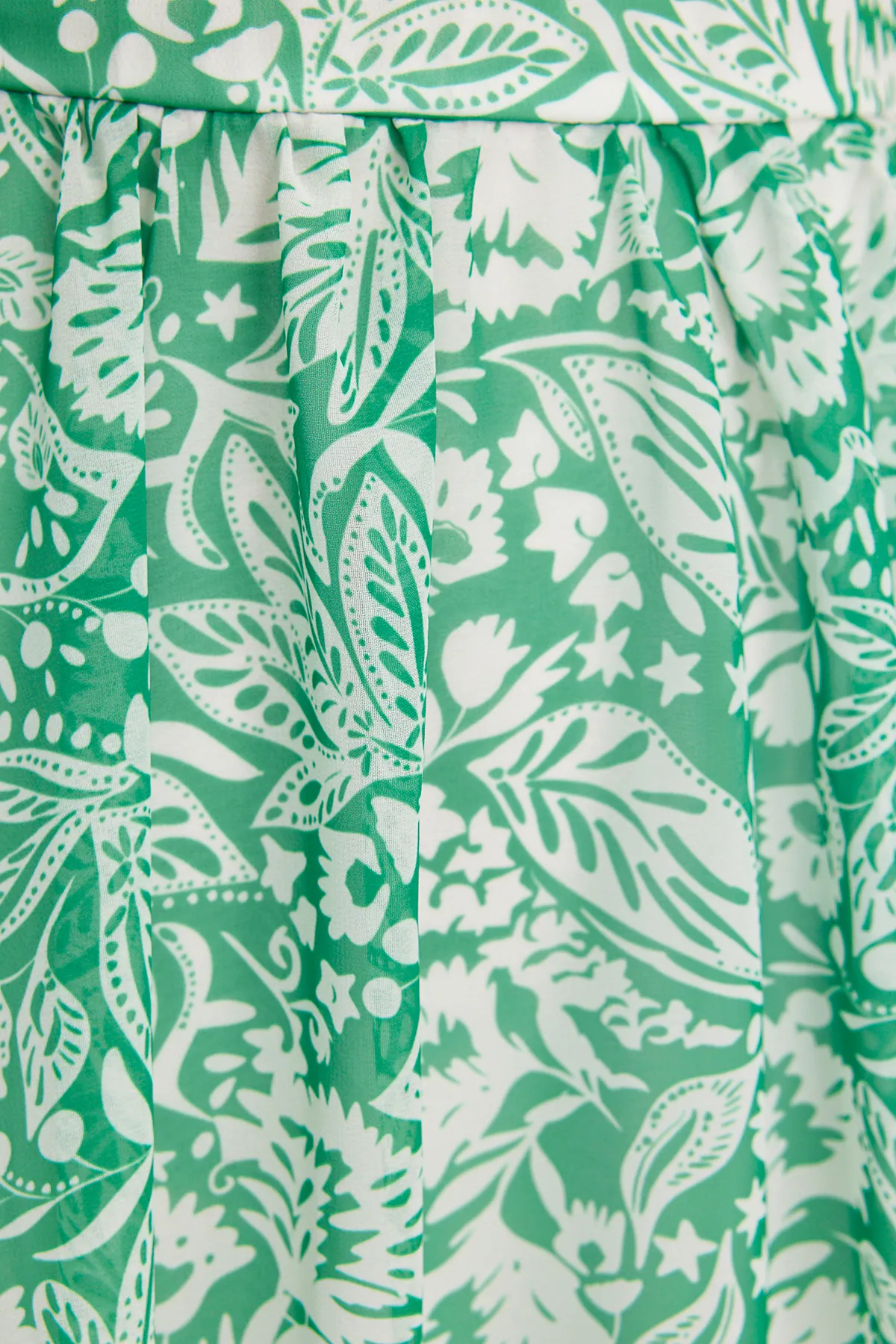 Trendyol Modest  Grünes, gewebtes, gefüttertes Chiffon-Blumenabendkleid TCTSS24DB00015