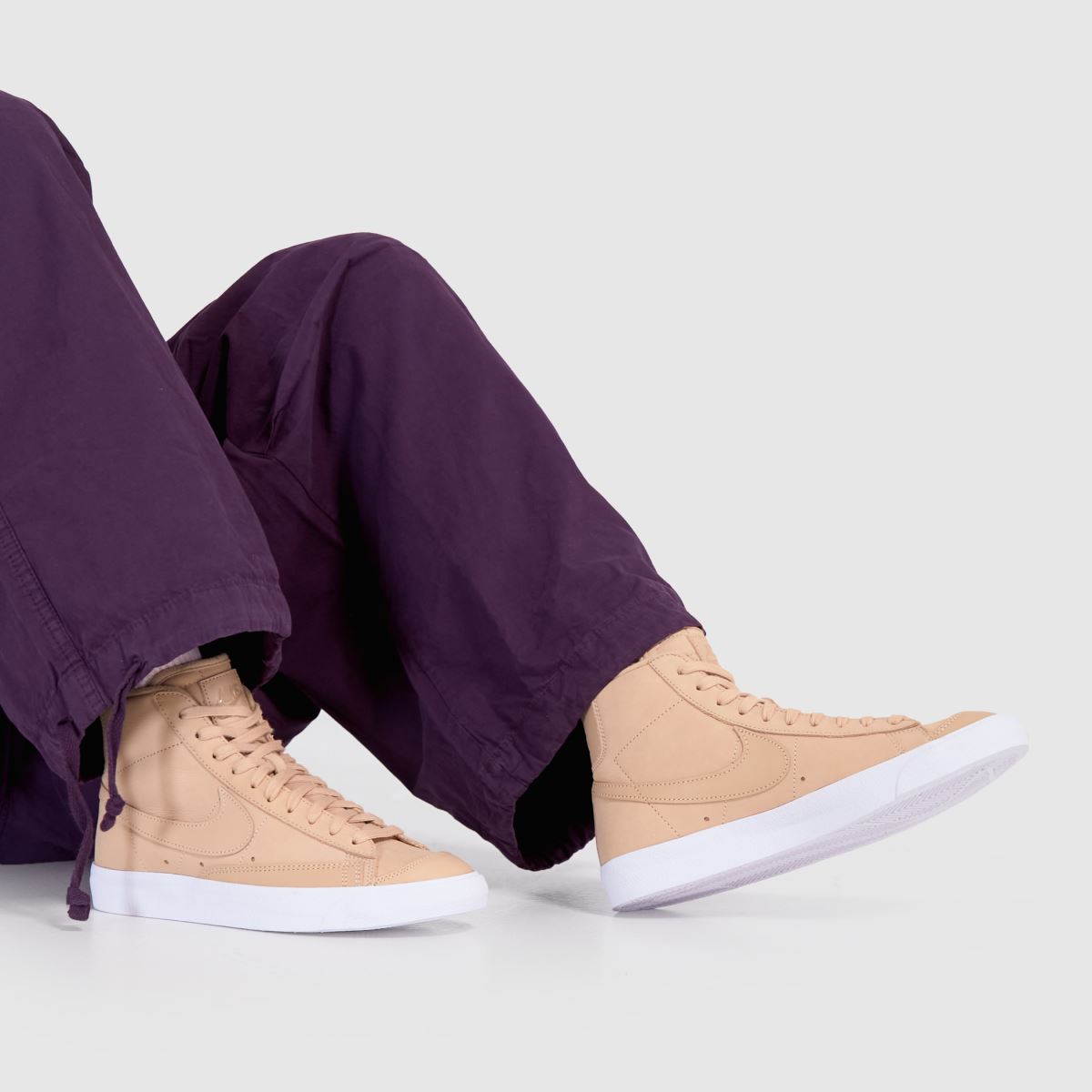 Nike Blazer Mid77 LX – Bruna träningsskor