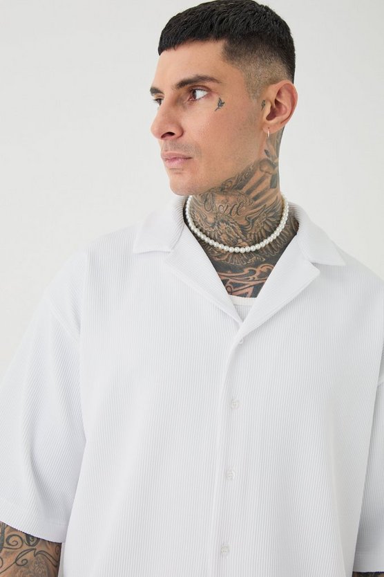 Tall kurzärmliges Oversize Hemd und Shorts