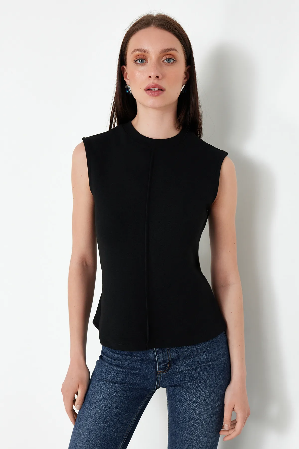 Trendyol Collection  Schwarze figurbetonte/taillierte Stretch-Strickbluse aus Viskose/weichem Stoff TWOSS24BZ00432