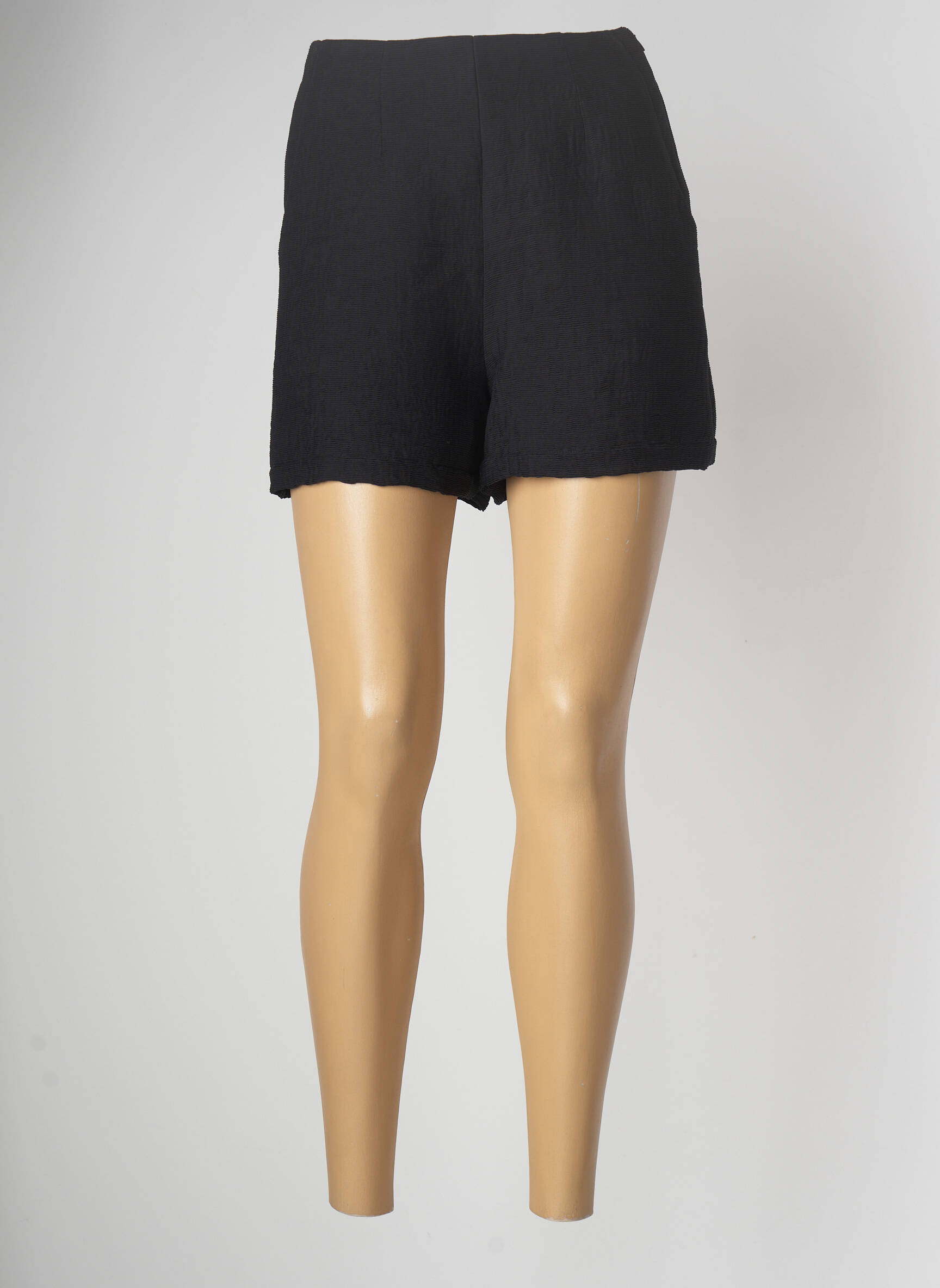 L Autre Chose Shorts 1 Femme couleur noir