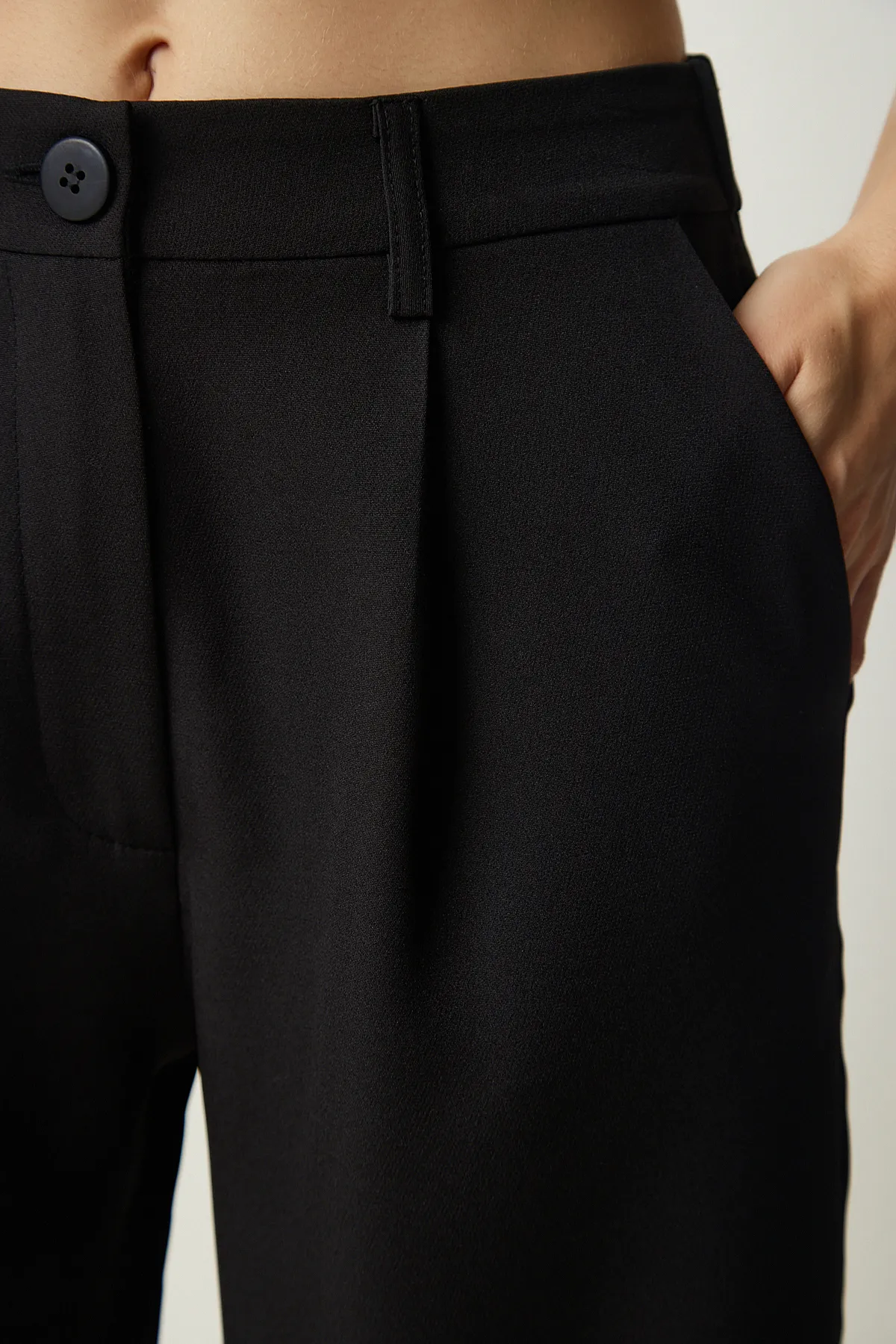 Happiness İstanbul  Schwarze plissierte Webhose für Damen UB00188