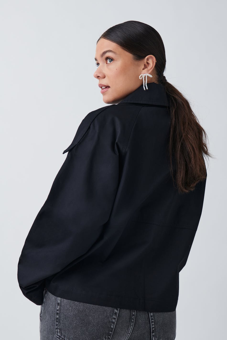 Short trench coat