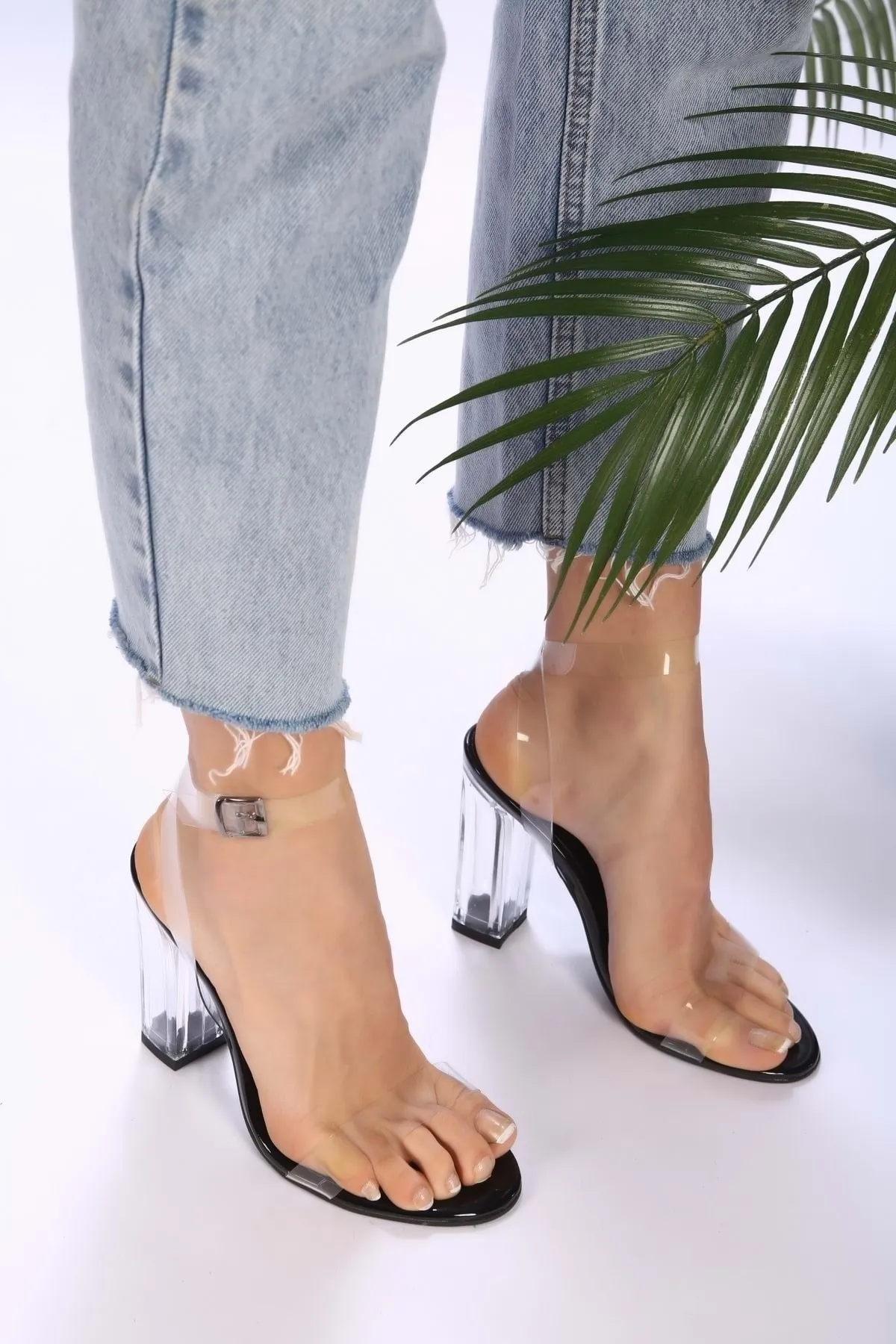 Shoeberry  Damen-Onante-Schuhe mit transparentem Absatz in Schwarz