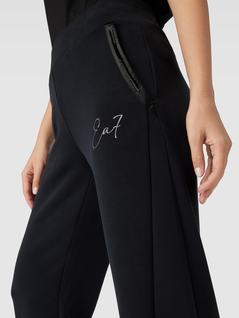 Sweatpants mit Reißverschlusstaschen in schwarz