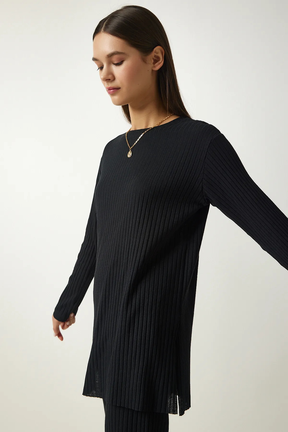 Happiness İstanbul  Schwarzes Damen-Set aus schnurgebundener Strickbluse und Hose OW00008