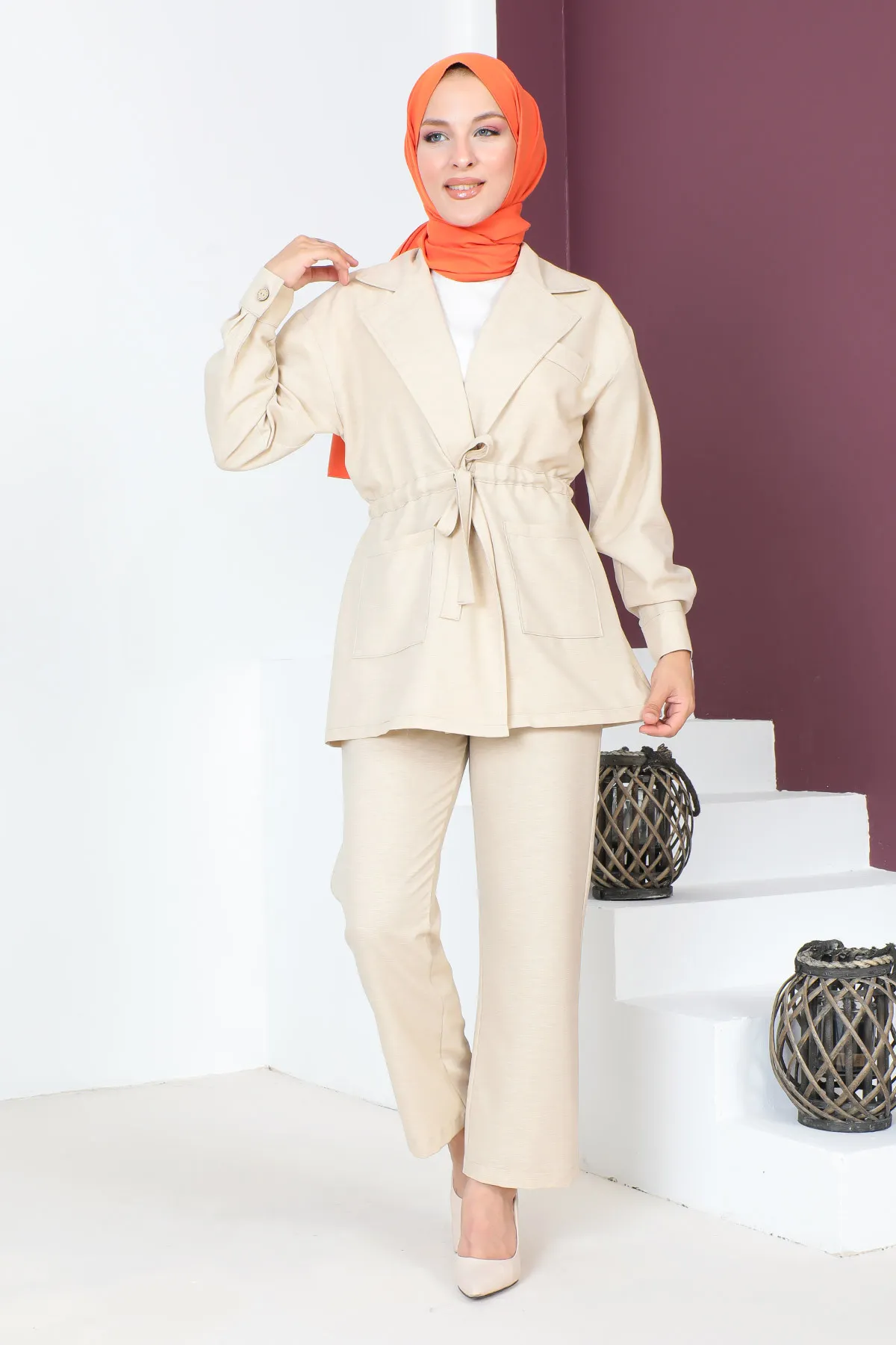 Tesettür Dünyası  Doppelter Anzug mit Bindegürtel TSD230708 Beige
