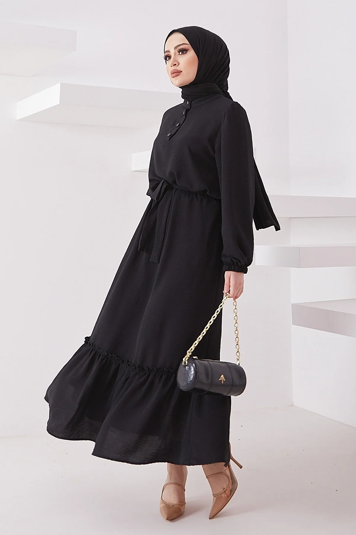 InStyle  Meyra Ayrobin-Kleid mit Knöpfen – Schwarz