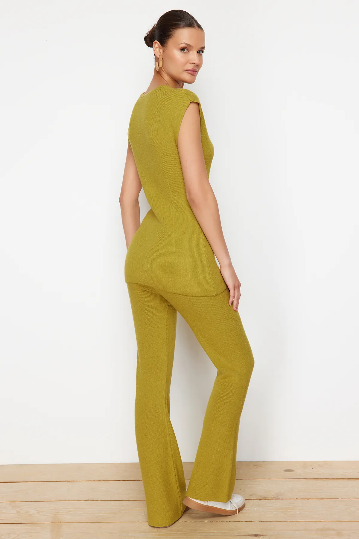 Trendyol Collection  Grünes, dünnes Baumwoll-Bluse-Hose-Strickoberteil- und -unterteil-Set TWOSS24AU00115