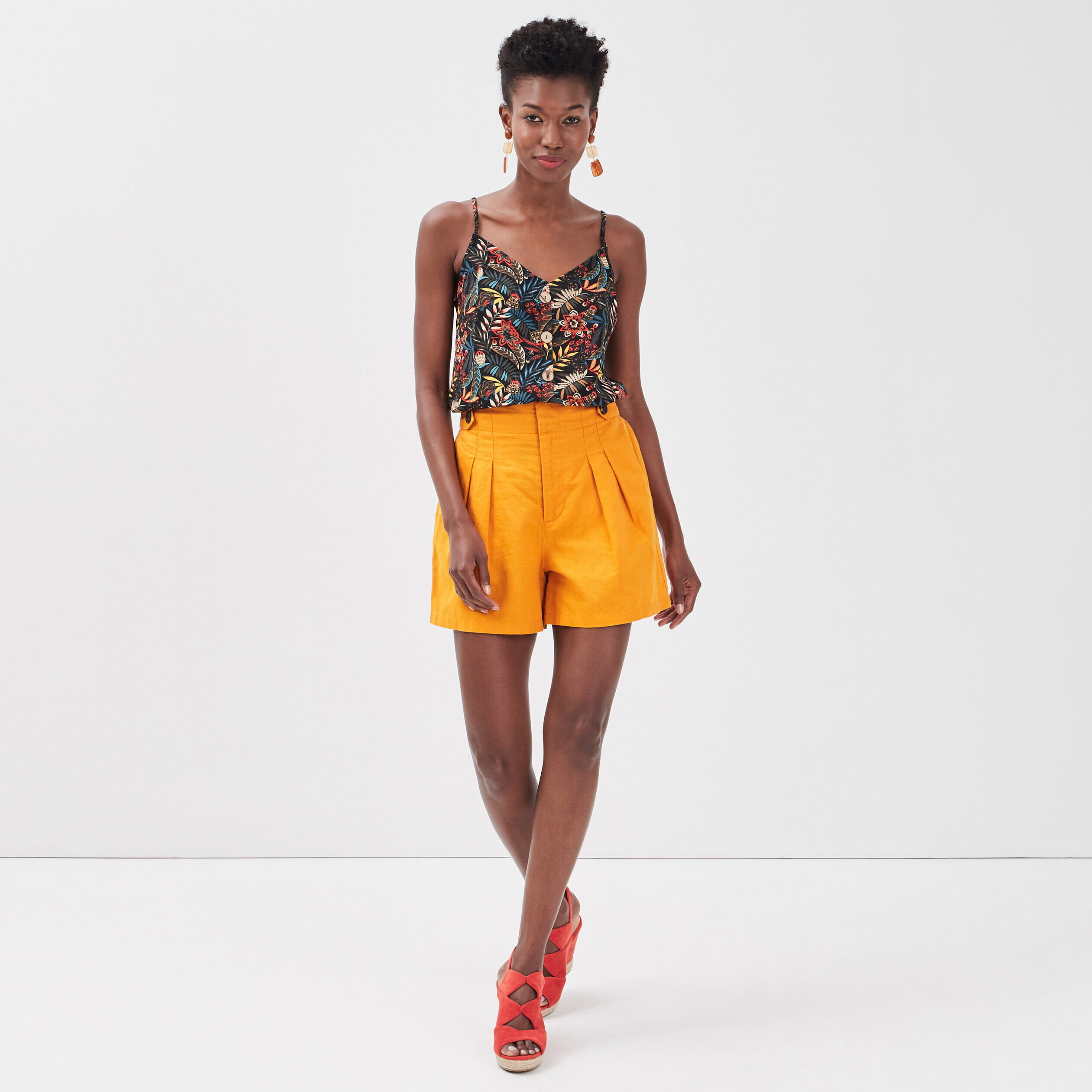 Short ample avec pinces jaune foncé femme | Cache Cache