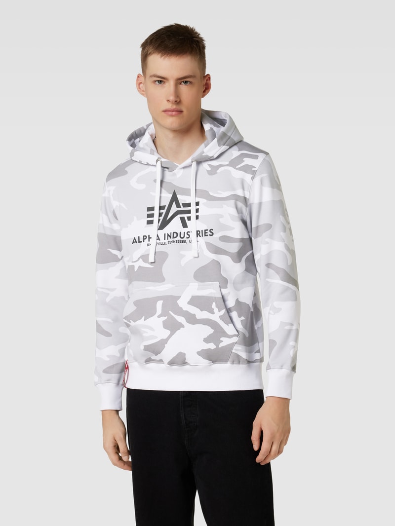 Hoodie mit Camouflage-Muster Modell 'BASIC' in weiß