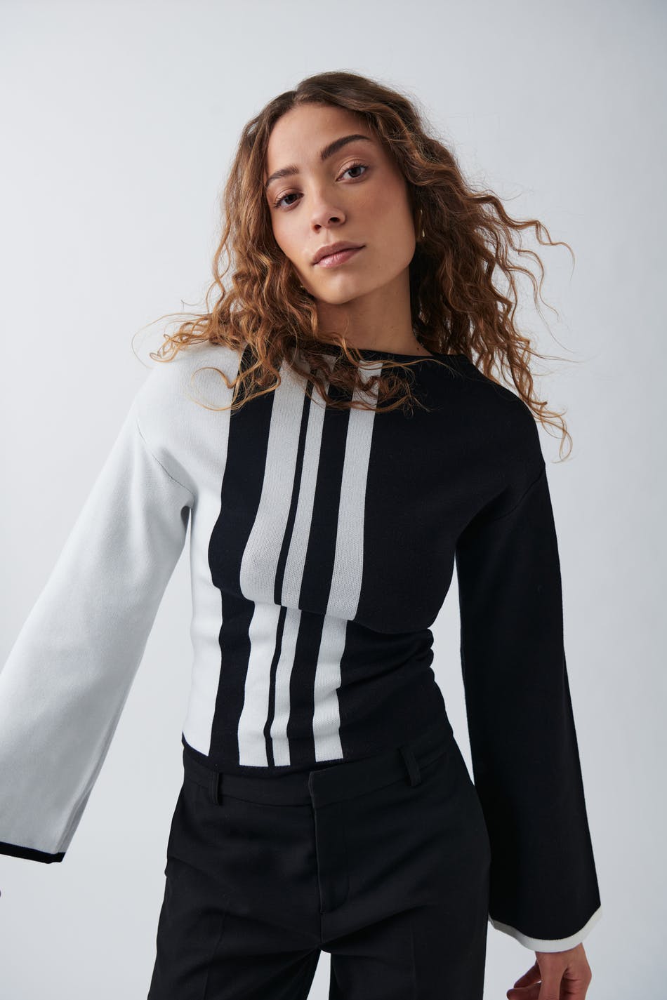 Wide sleeve knitted top
