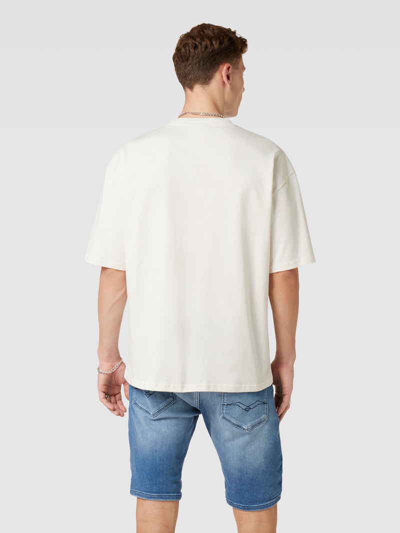 T-Shirt mit Label-Print in ecru