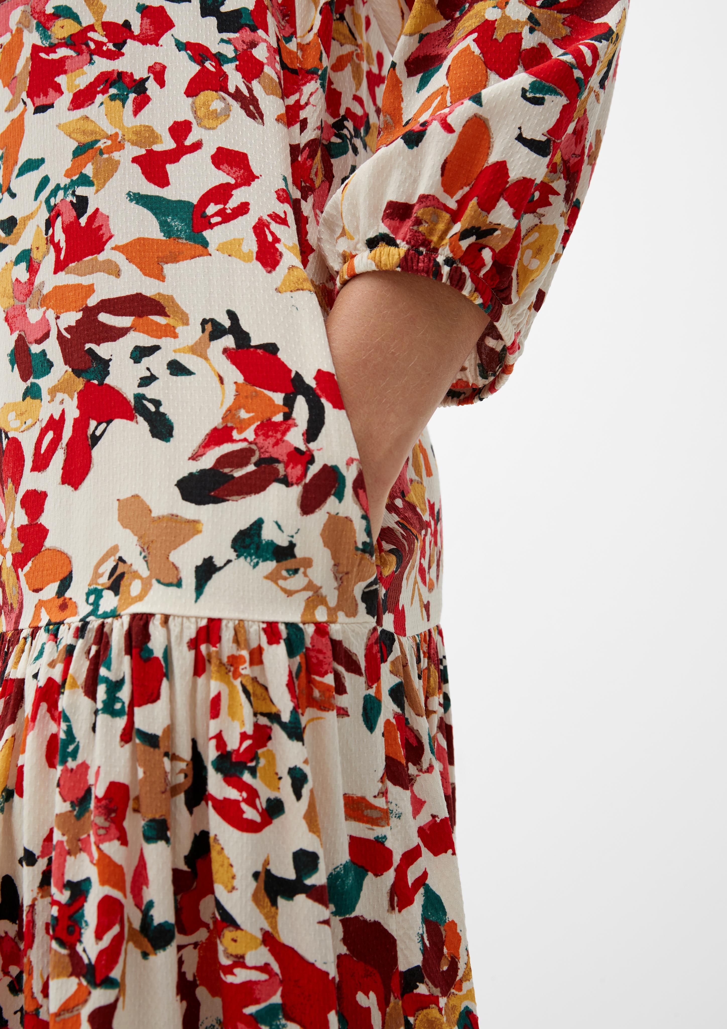 Gemustertes Kleid mit Volant  2120533-81A0