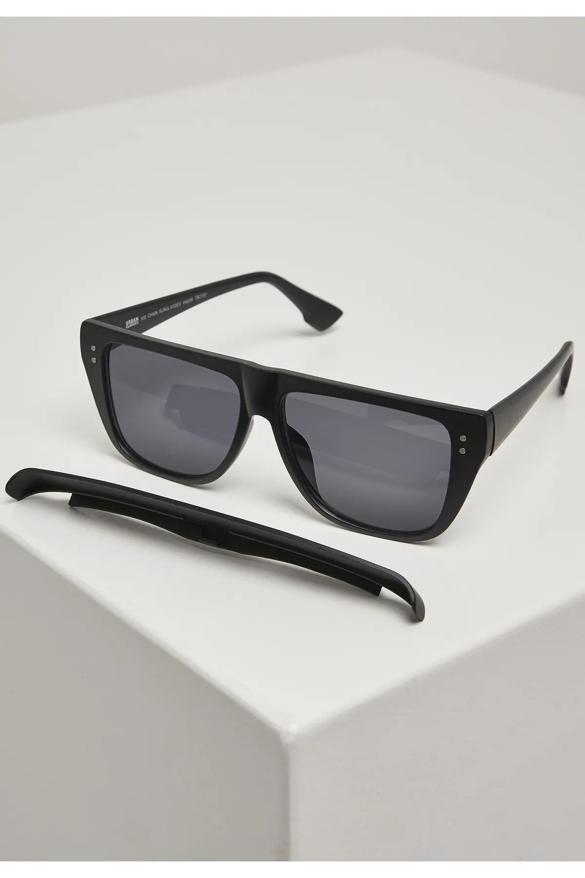 Urban Classics  Accessoires 108 Chain Sonnenbrille Visier