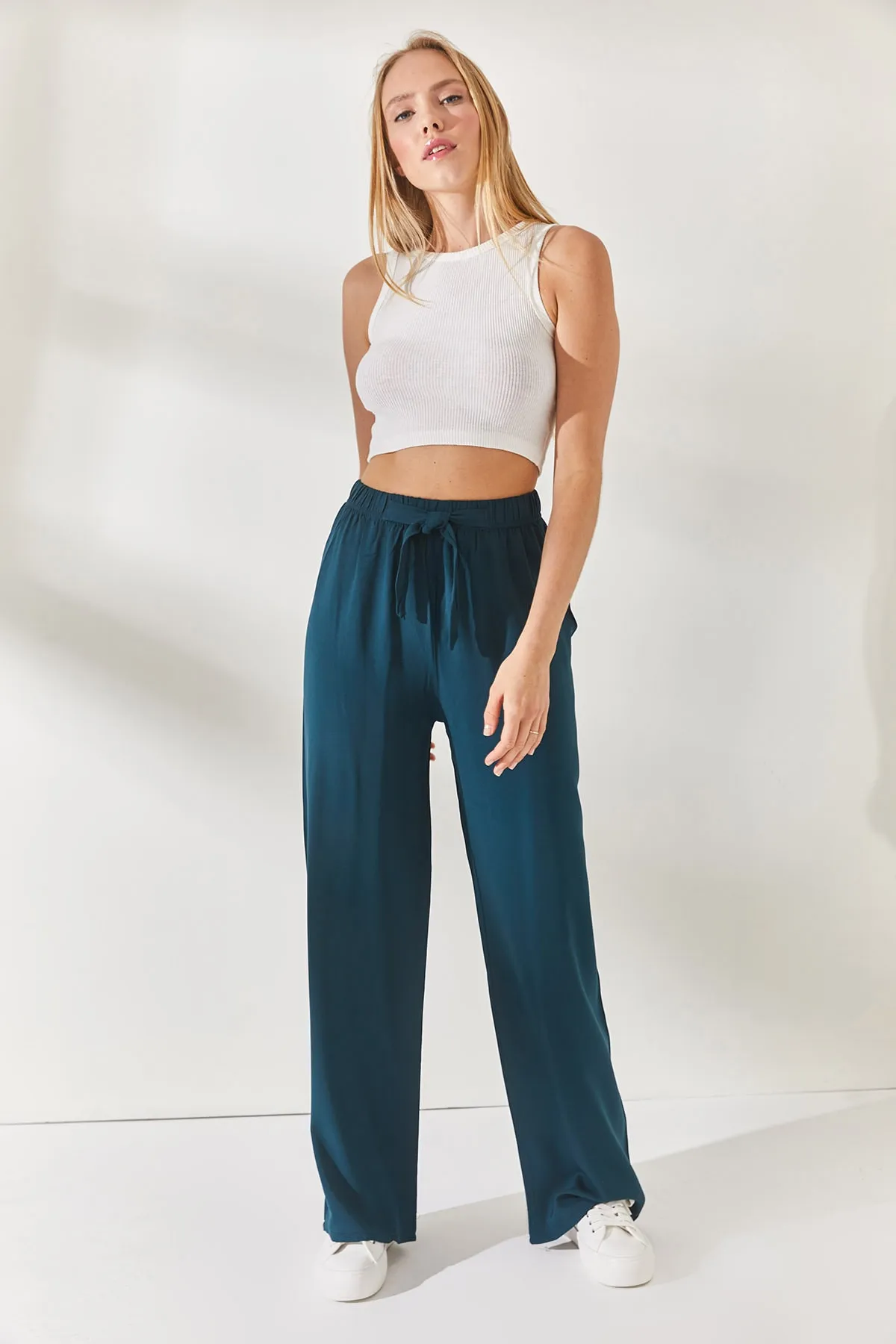 Olalook  Petrolblaue Palazzo-Hose aus gewebtem Viscon mit Gürtel für Damen PNT-19000169