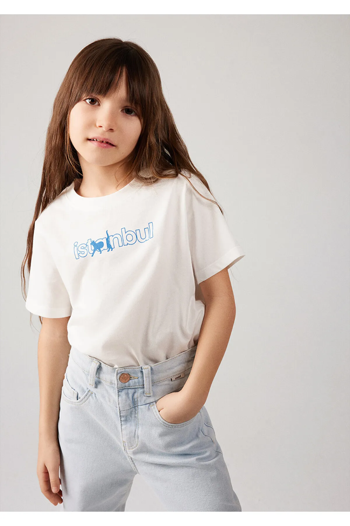 Mavi  Weißes T-Shirt mit Istanbul-Aufdruck, normale Passform / normale Passform7610195-70057