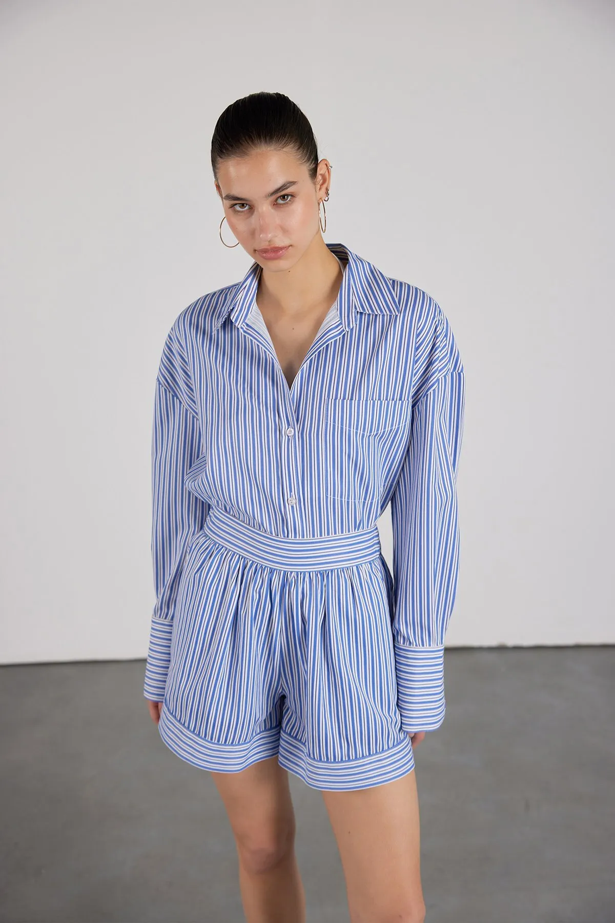 VATKALI  Shorts mit Streifenmuster