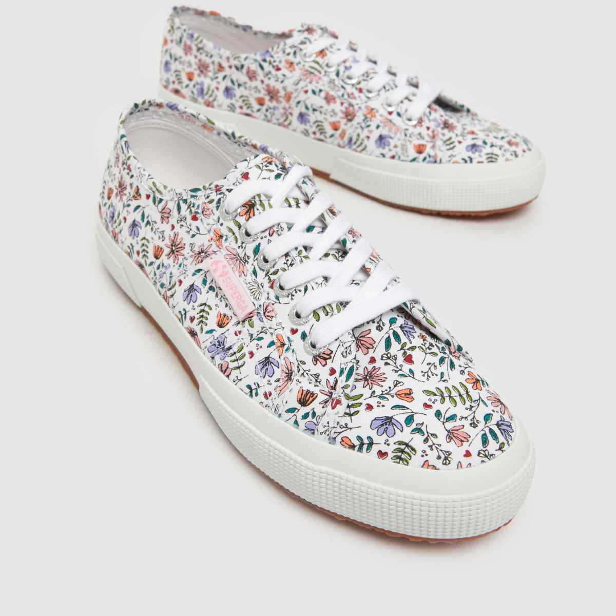 Superga – 2750 – Multifärgade sneakers med små blommönster