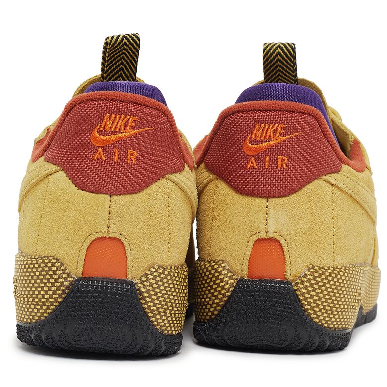 NIKE Wmns Air Force 1 Wild Takes on 