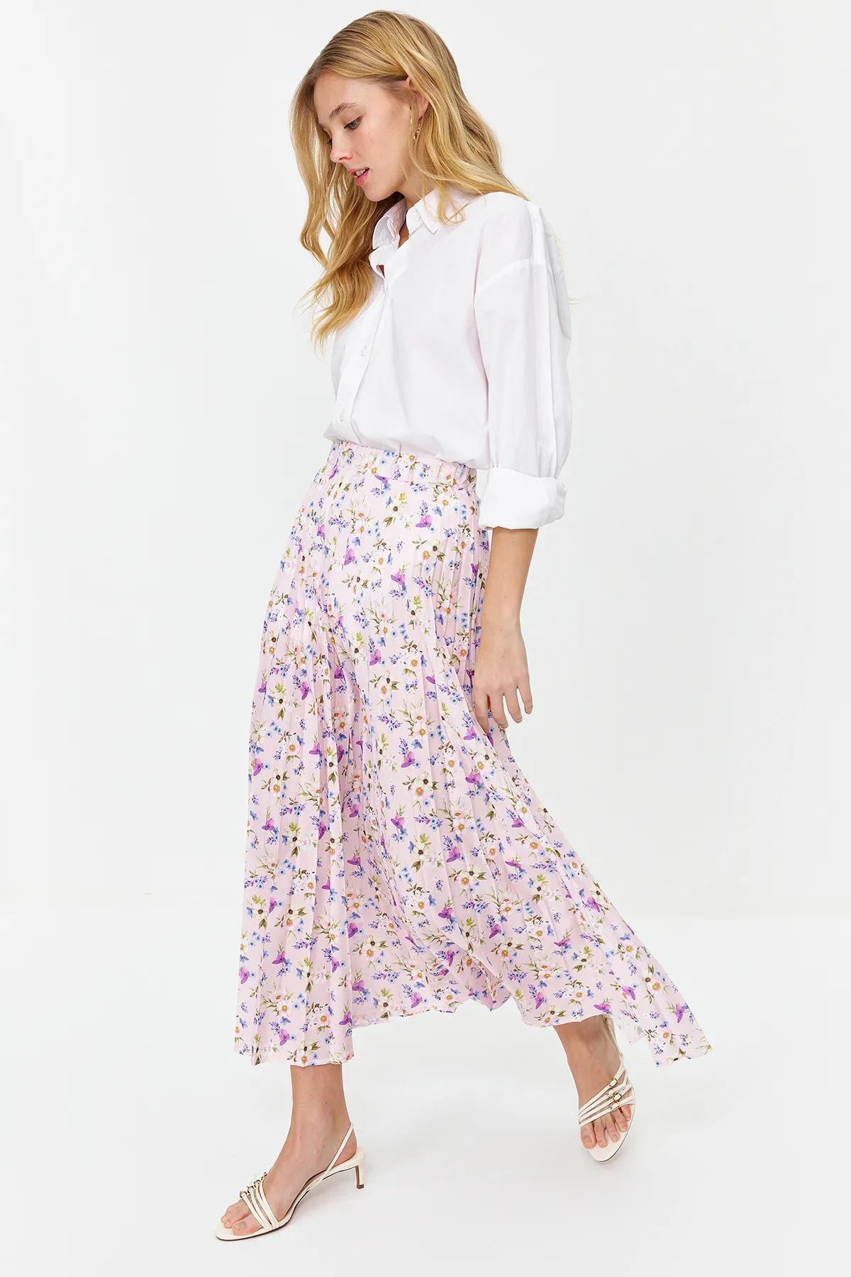 Trendyol Modest  Plissierter Webrock mit Puderblumenmuster und elastischem Bund TCTSS23EE00018