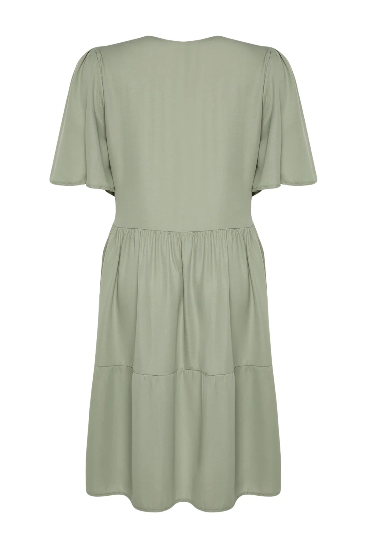 Trendyol Curve  Hellkhakifarbenes, gewebtes Kleid mit V-Ausschnitt und Knöpfen TBBSS22AH0167