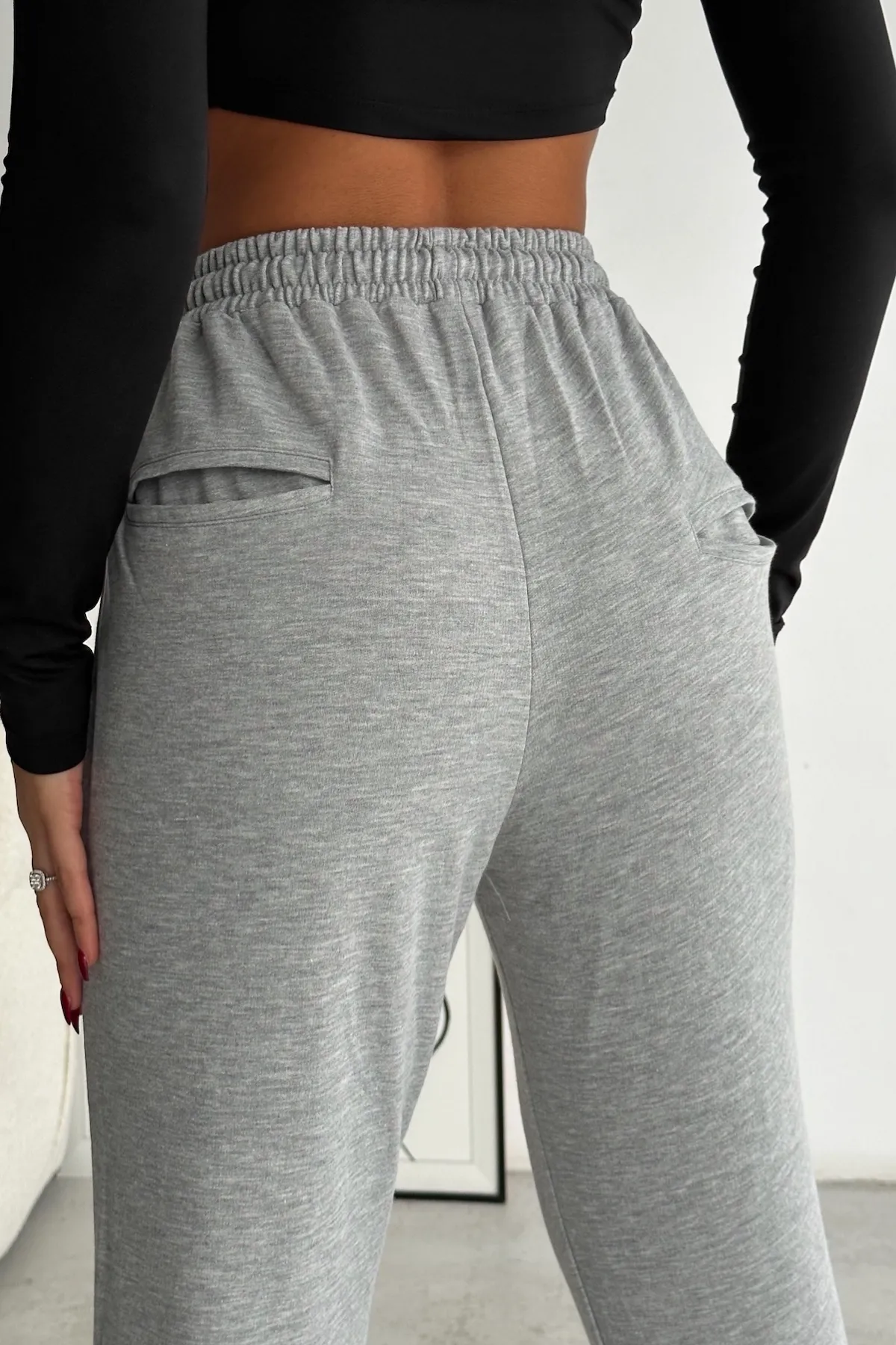 FEMELLE  Taschen-Jogginghose mit elastischem Bund und Beinen
