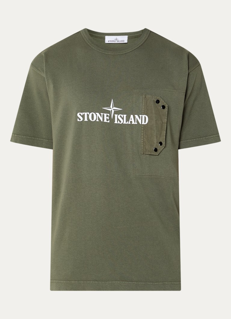 Μπλούζα Stone Island 21079 με τύπωμα λογότυπου και τσέπη στο στήθος