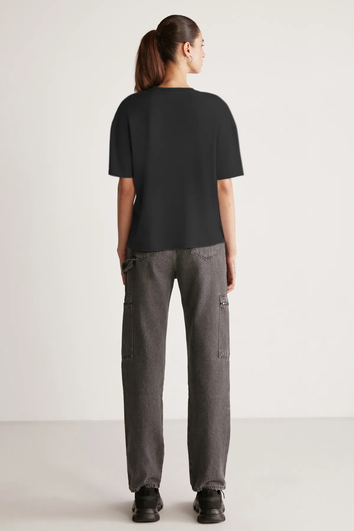GRIMELANGE  Jemmy Damen-T-Shirt mit entspannter Passform und Rundhalsausschnitt aus 100 % Baumwolle in Schwarz