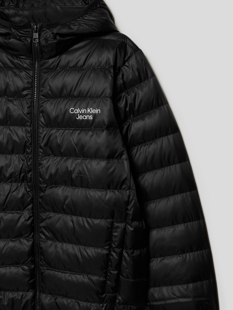 Daunenjacke mit Kapuze in black
