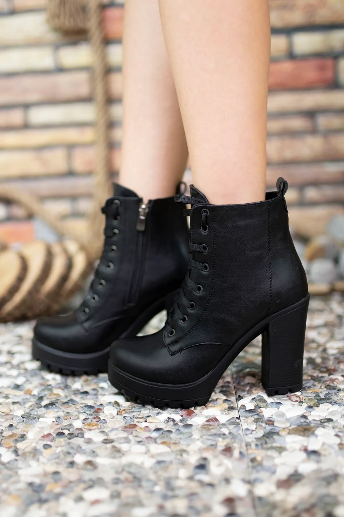 Riccon  Hautschwarze Damen-Stiefel mit hohem Absatz 0012sp01
