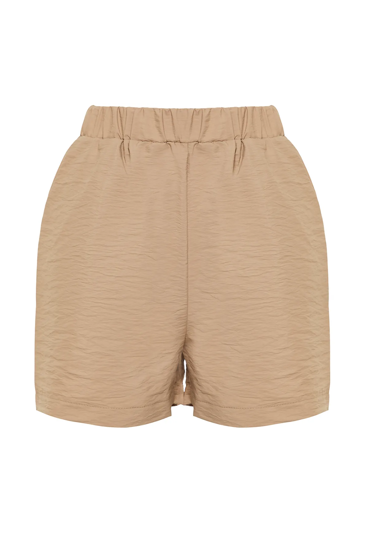 Trendyol Collection  Kamelfarbene, gewebte Shorts mit elastischem Bund und Taschen TWOSS24SR00017