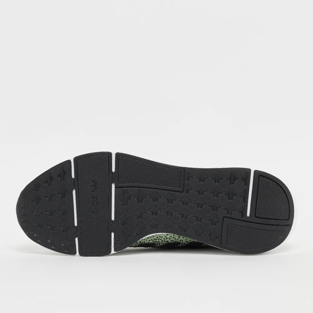adidas Swift Run 22 GZ3505 / grün