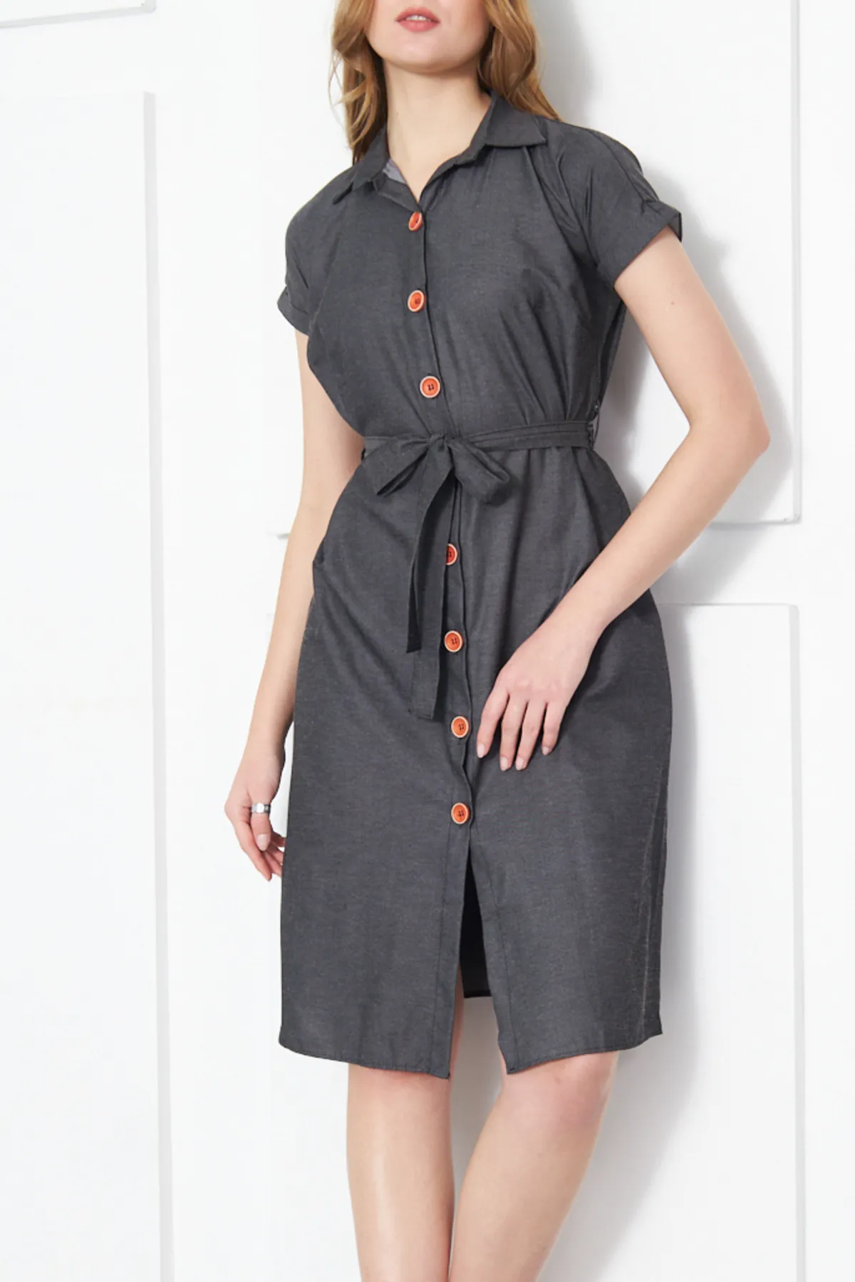 armonika  Anthrazitfarbenes Kurzarm-Hemdkleid mit Gürtel für Damen ARM-19Y001068