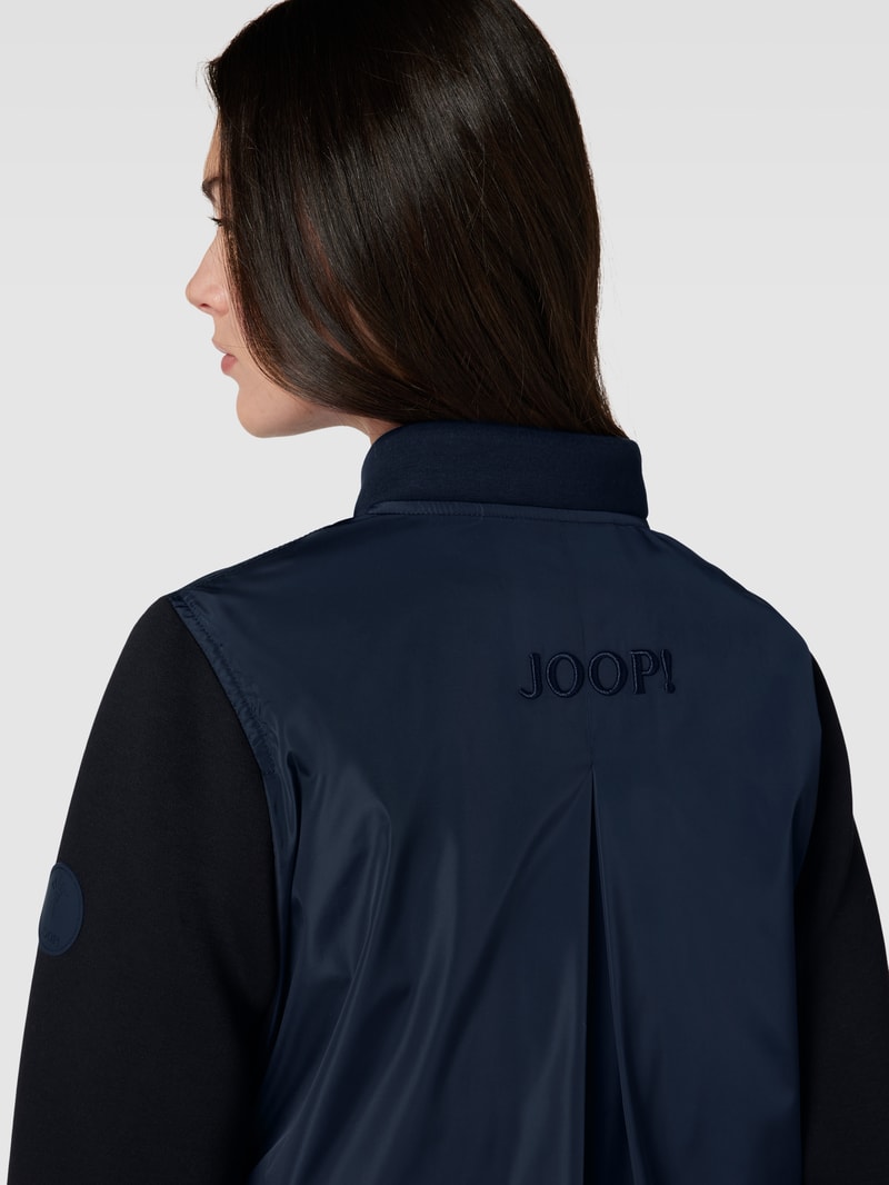Jacke mit Label-Detail in dunkelblau