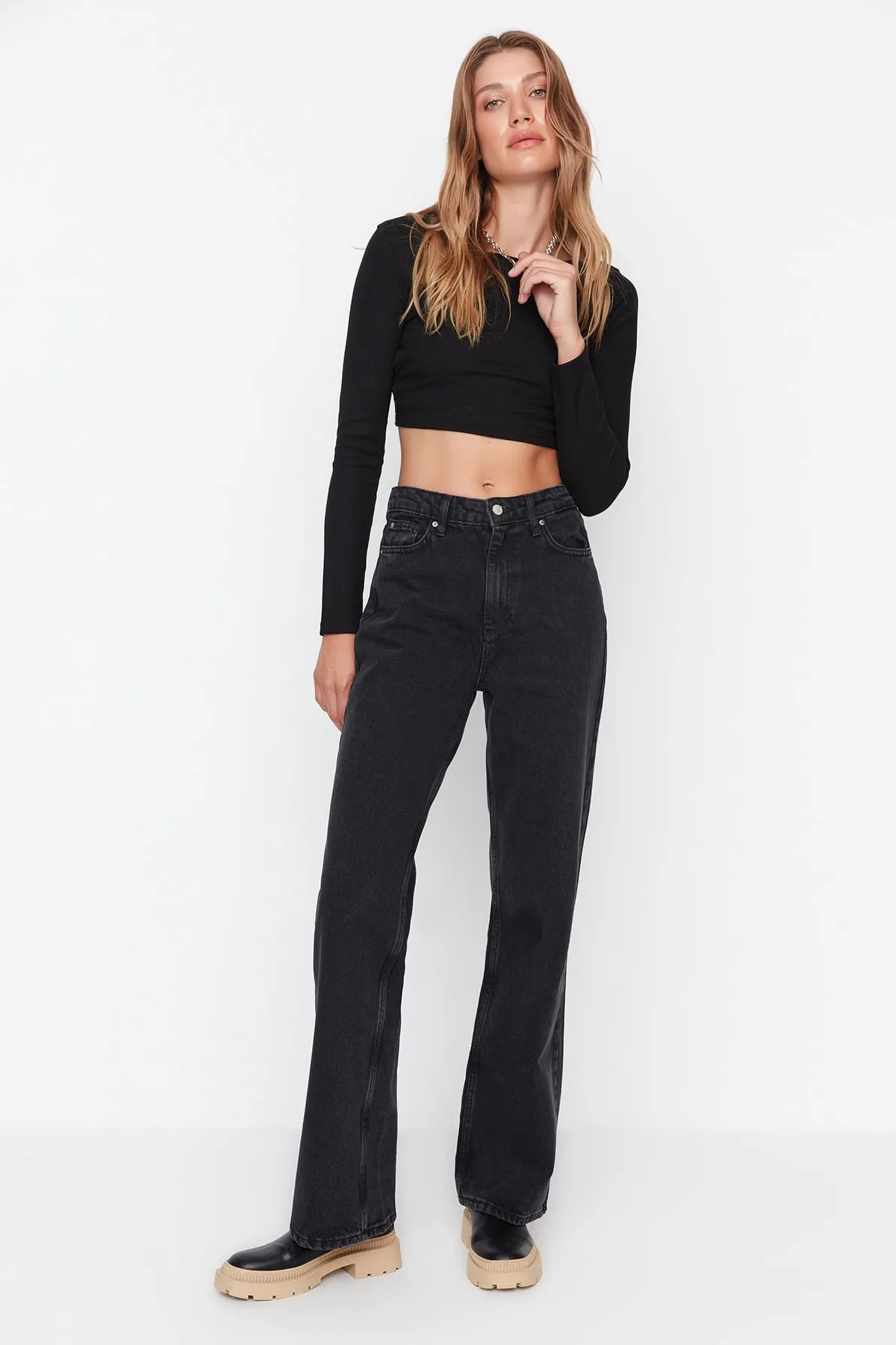 Trendyol Collection  Schwarze, nachhaltigere High Waist Long Straight Jeans TWOAW23JE00078