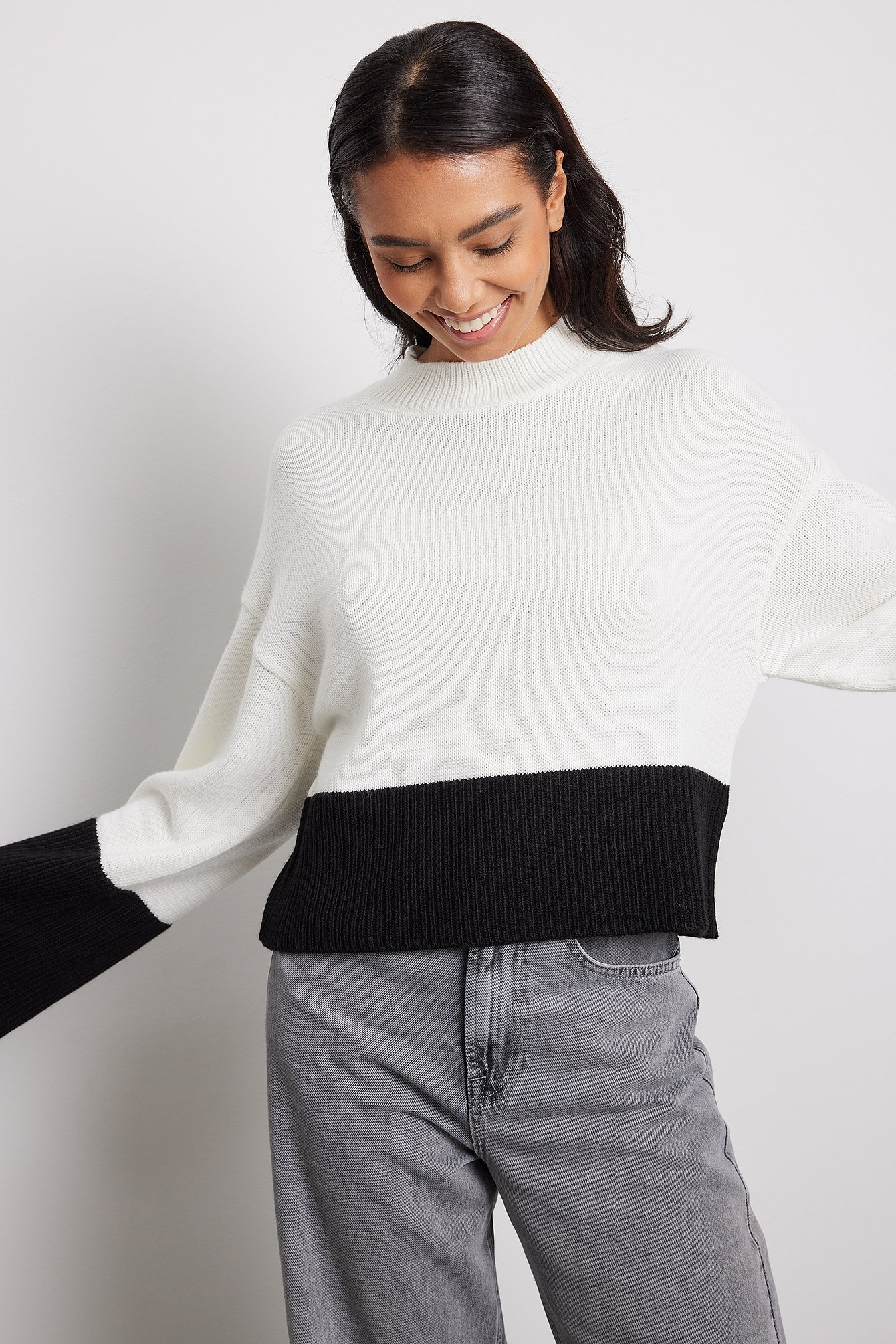 Strickpullover mit Colour-Block und Schlitzdetail