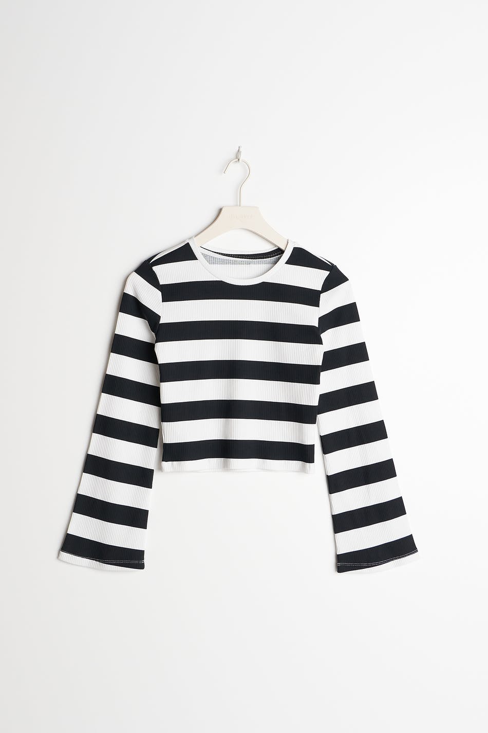 S trumpet sleeve top