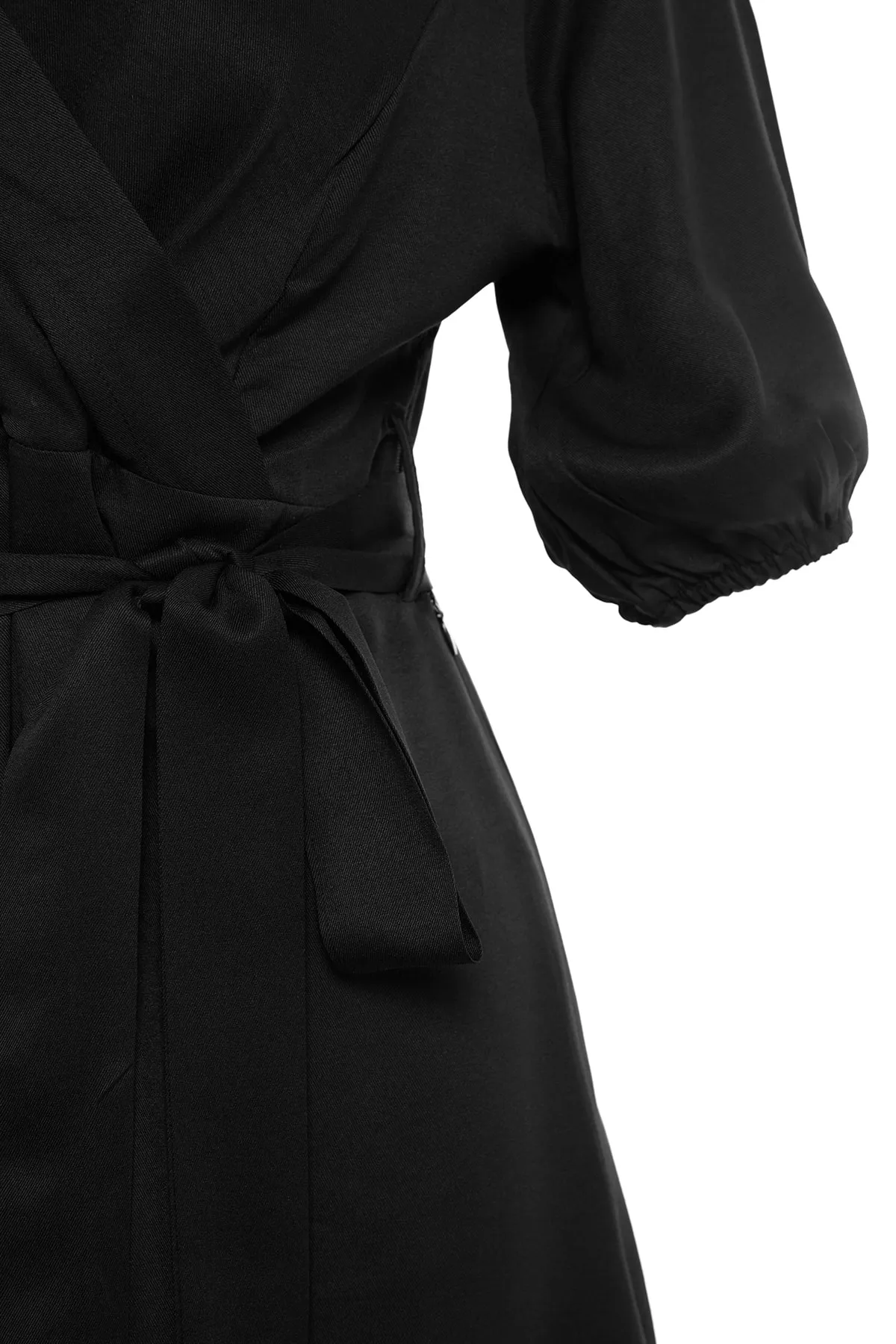 Trendyol Curve  Schwarzes gewebtes zweireihiges Überkleid mit Gürtel TBBSS22EL0541