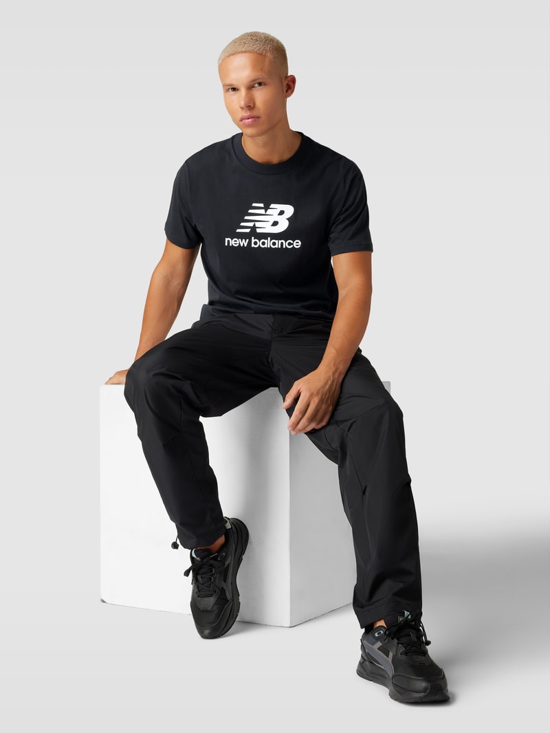 T-Shirt mit Logo-Print in schwarz