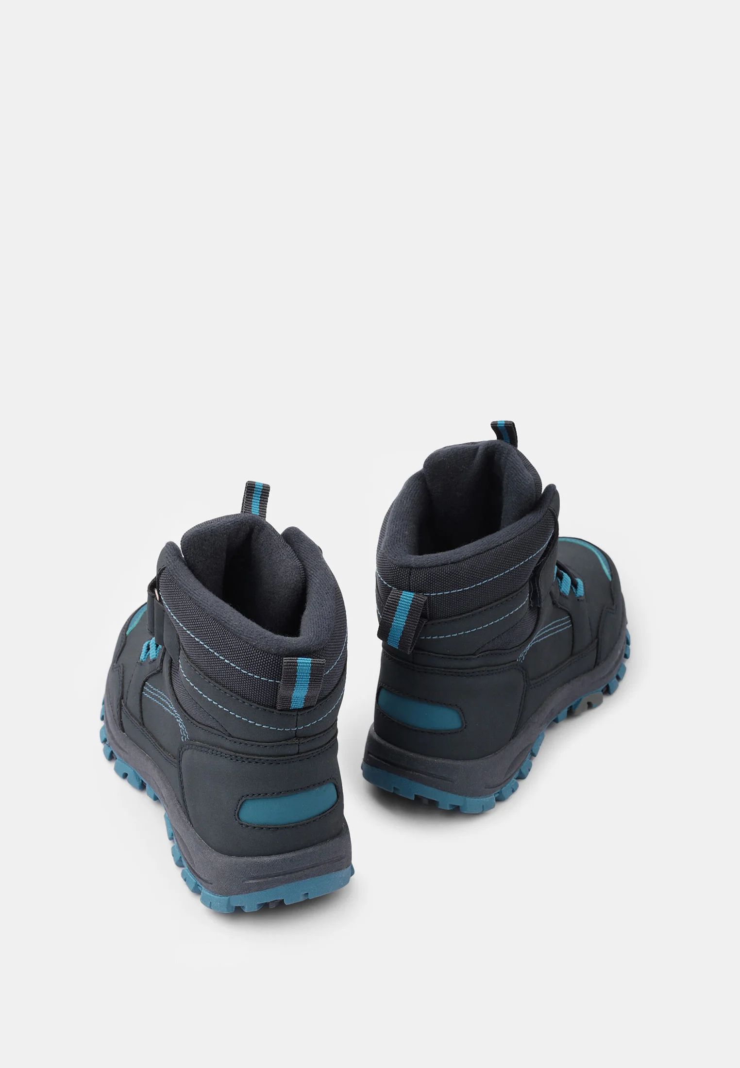 Botines con cordones Bata