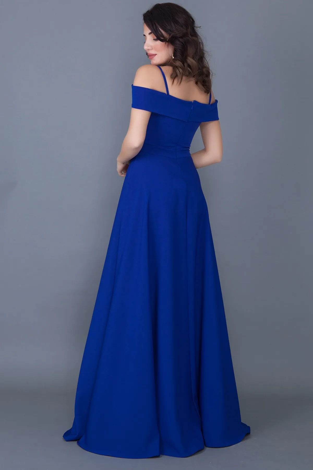 lovebox  Trägerloses, schulterfreies, zweireihiges, maxilanges Abendkleid in Saks-Blau