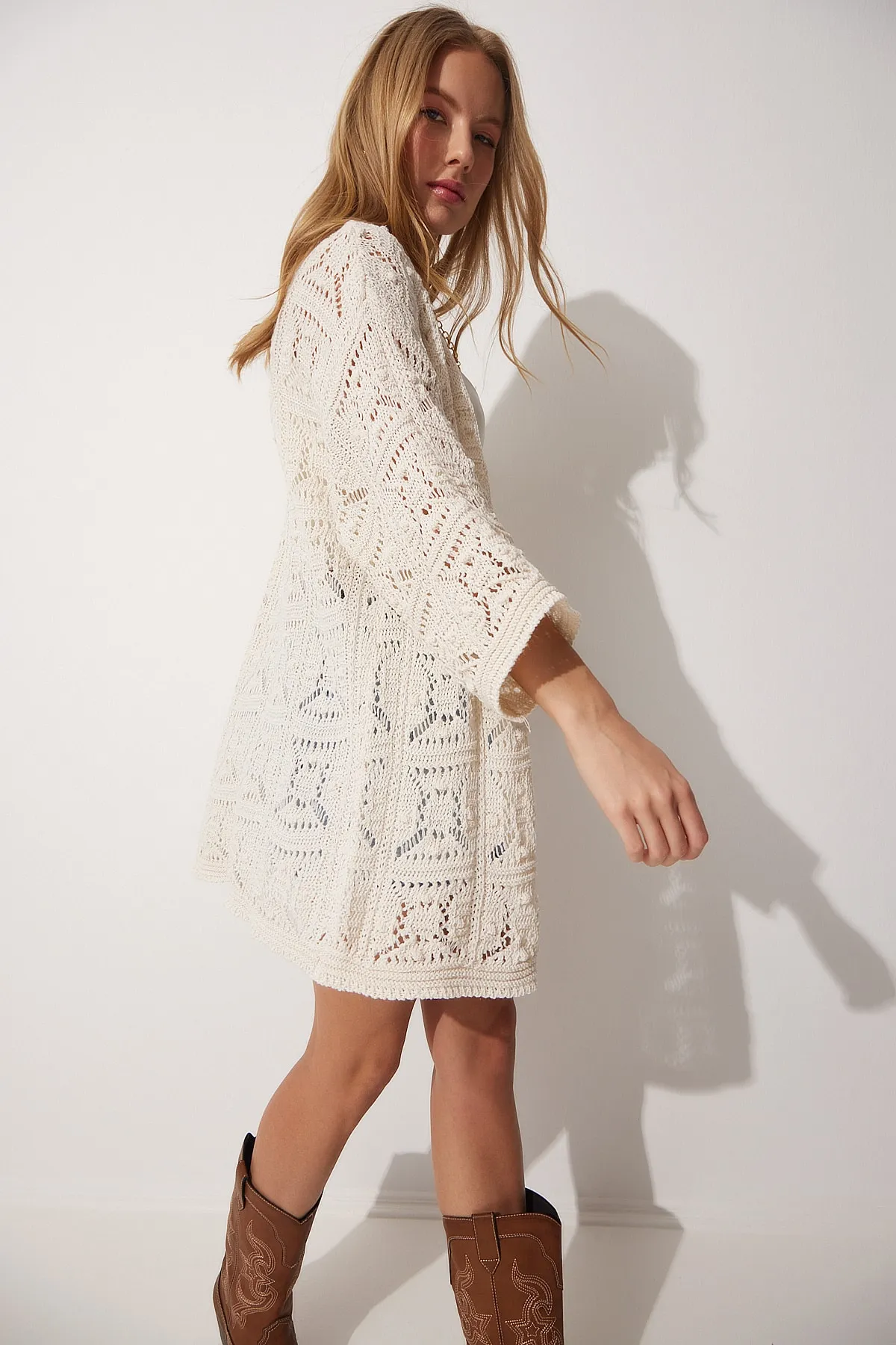 Happiness İstanbul  Saisonale Strickjacke mit Lochmuster