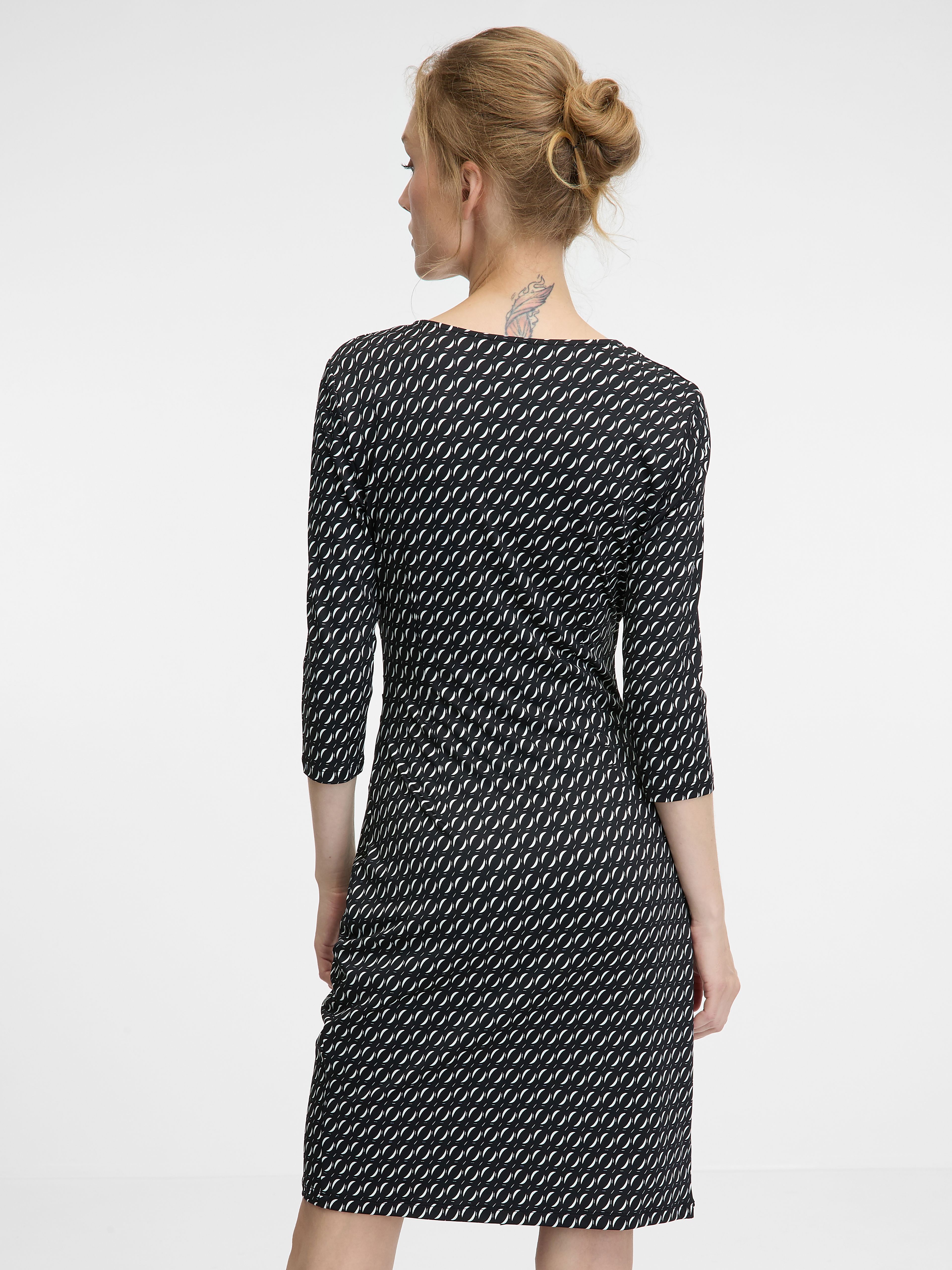 Schwarzes knielanges Damenkleid ORSAY