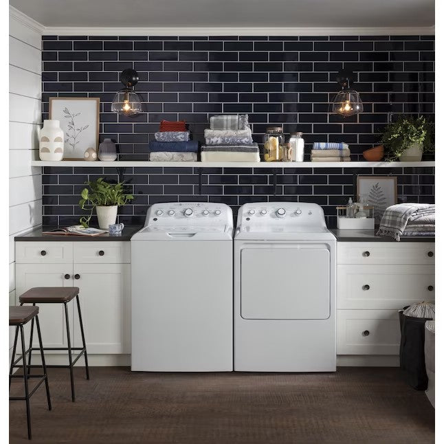 GE 4.5-cu ft High Efficiency Agitator Top-Load Washer (White)