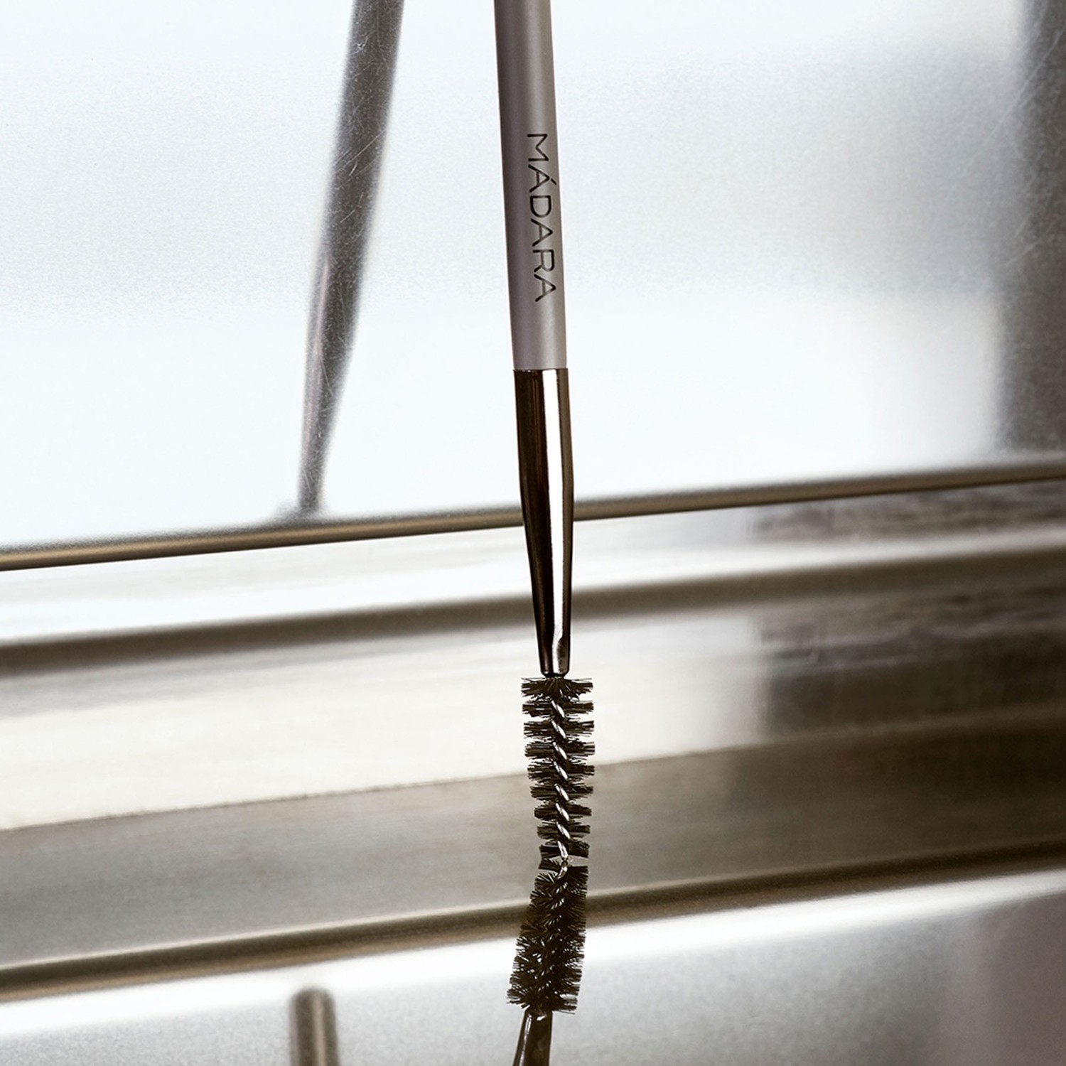 MÁDARA Precision Brush