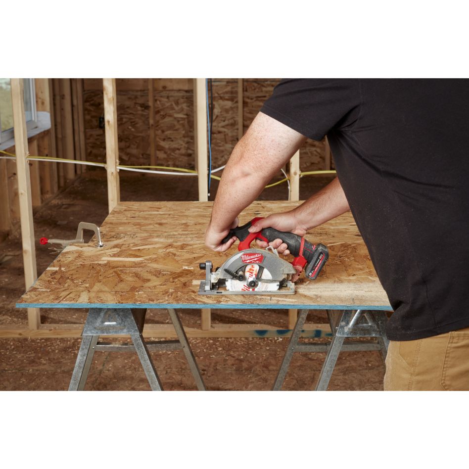 Milwaukee 4933493489 M12 FCS442-502X FUEL™ kompaktna kružna pila 12 V 2x5,0 Ah u HD-kutiji