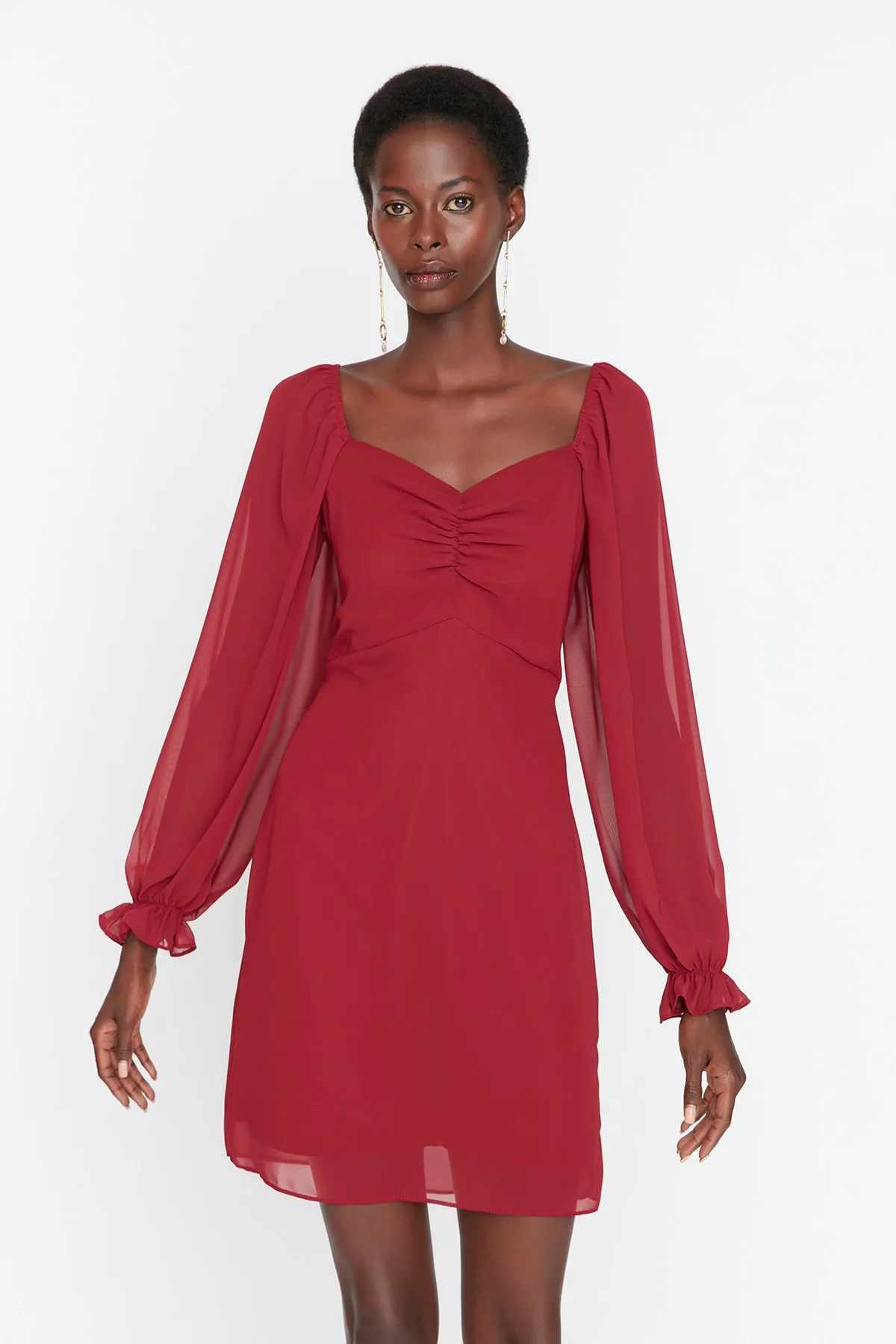 Trendyol Collection  Burgunderfarbenes Webkleid mit herzförmigem Kragen TWOAW23EL01085