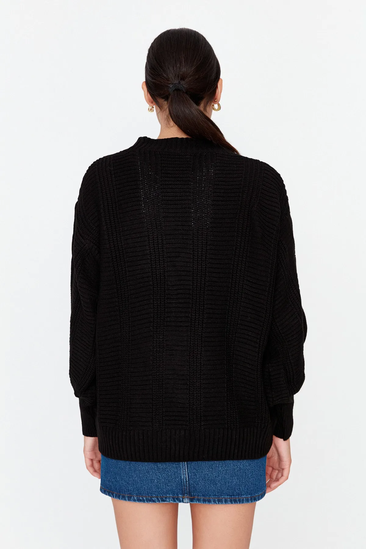 Trendyol Collection  Schwarzer Strick-Cardigan mit weiter Passform TWOAW22HI0176
